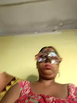 Snapshot of tinabhabhi chatting on 10-08-25, 09:00 tinabhabhi online show from 10-08-25, 09:00