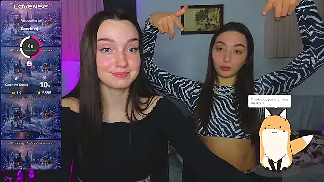 Snapshot of Wild_Sophie_ chatting on 12-28-24, 05:46 Wild Sophie online show from 12-28-24, 05:46