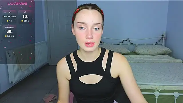 Snapshot of Wild_Sophie_ chatting on 11-16-25, 05:50 Wild Sophie online show from 11-16-25, 05:50