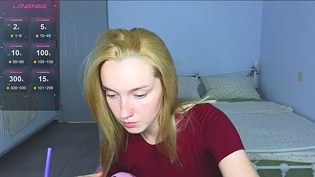 Snapshot of Wild_Sophie_ chatting on 10-10-25, 06:20 Wild Sophie online show from 10-10-25, 06:20