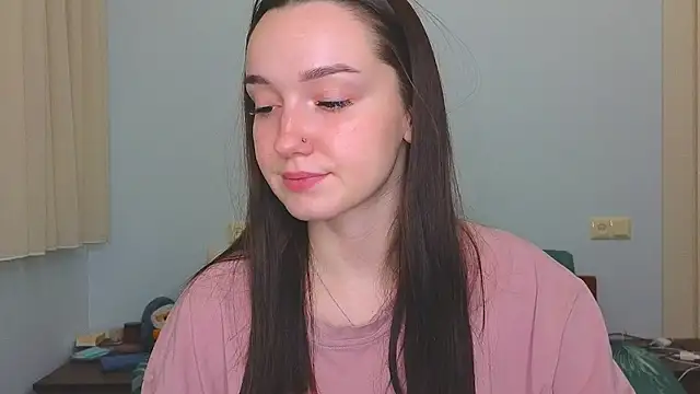 Snapshot of Wild_Sophie_ chatting on 01-25-25, 08:21 Wild Sophie online show from 01-25-25, 08:21