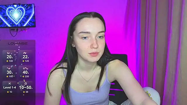 Snapshot of Wild_Sophie_ chatting on 02-08-25, 06:11 Wild Sophie online show from 02-08-25, 06:11