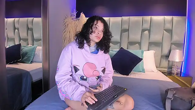 Snapshot of KatherineGomez chatting on 02-21-25, 02:39 KatherineGomez online show from 02-21-25, 02:39