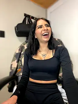 Hilary pinkk online show from 11-13-25, 01:31