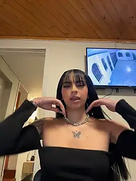 Snapshot of Hilary_pinkk chatting on 06-25-26, 05:12 Hilary pinkk online show from 06-25-26, 05:12