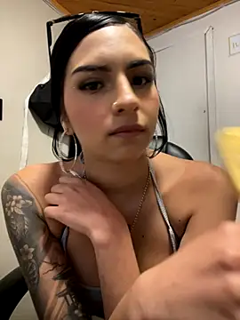 Hilary pinkk online show from 10-16-25, 01:14