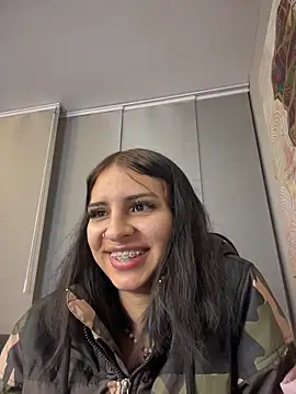 Hilary pinkk online show from 11-20-25, 02:56