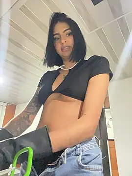 Hilary pinkk online show from 01-08-26, 01:55