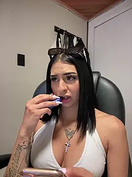 Hilary pinkk online show from 09-30-25, 01:33