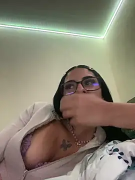 Hilary pinkk online show from 03-07-25, 06:13