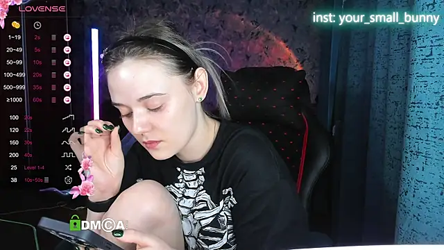 Your small bunny online show from 11-04-25, 03:21