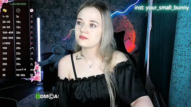 Snapshot of Your_small_bunny chatting on 04-25-26, 02:03 Your small bunny online show from 04-25-26, 02:03