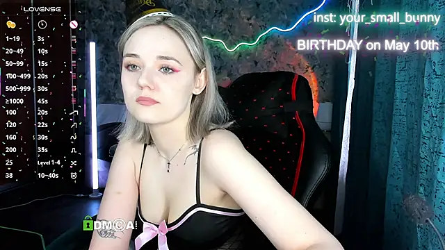 Snapshot of Your_small_bunny chatting on 05-11-26, 02:13 Your small bunny online show from 05-11-26, 02:13