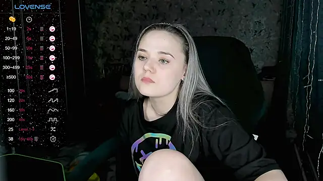 Snapshot of Your_small_bunny chatting on 01-27-25, 11:00 Your small bunny online show from 01-27-25, 11:00