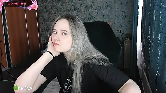 Snapshot of Your_small_bunny chatting on 03-11-25, 06:19 Your small bunny online show from 03-11-25, 06:19
