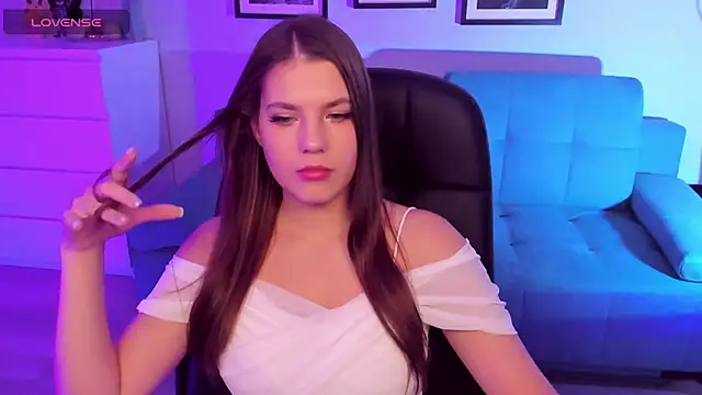 BellaSweetHeart online show from 10-21-25, 06:07