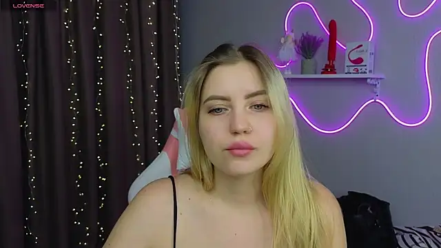 Snapshot of Ashley_Rous chatting on 02-22-25, 02:39 Ashley Rous online show from 02-22-25, 02:39