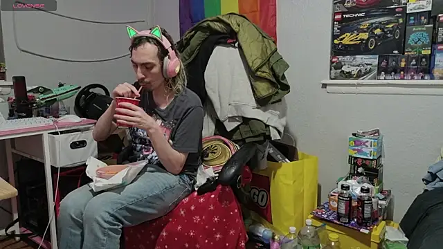 tallnerdyguy online show from 04-15-26, 02:28