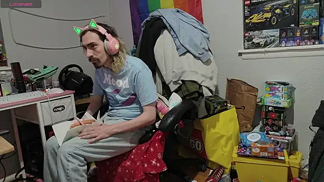 tallnerdyguy online show from 05-17-26, 01:49