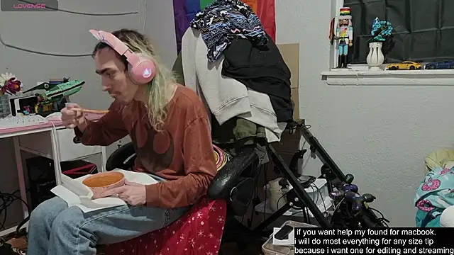 tallnerdyguy online show from 12-01-25, 04:13