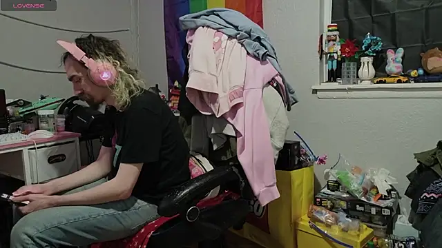 tallnerdyguy online show from 03-25-26, 02:12