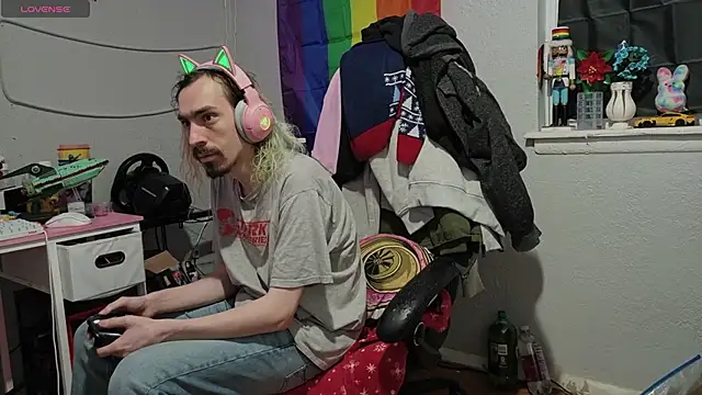 Snapshot of tallnerdyguy chatting on 01-19-26, 01:42 tallnerdyguy online show from 01-19-26, 01:42