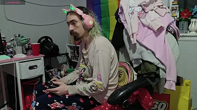 Snapshot of tallnerdyguy chatting on 02-14-26, 03:40 tallnerdyguy online show from 02-14-26, 03:40