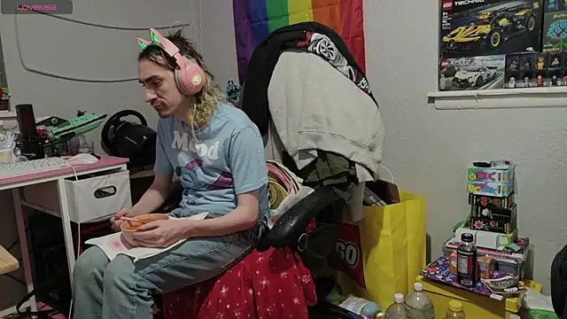 tallnerdyguy online show from 04-14-26, 02:05