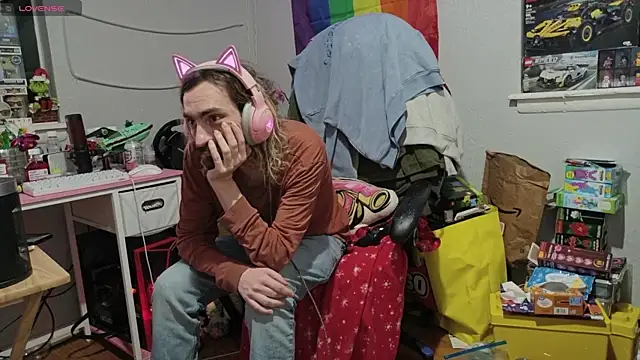 tallnerdyguy online show from 05-19-26, 01:56