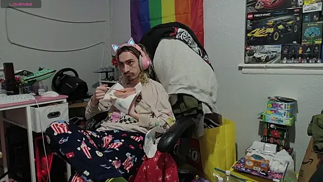 tallnerdyguy online show from 04-21-26, 02:36