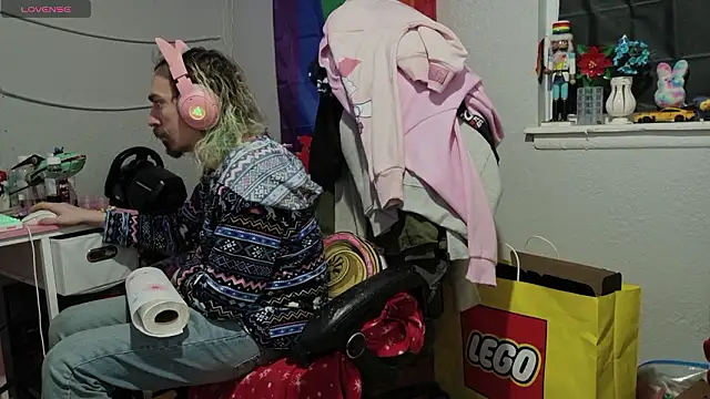 Snapshot of tallnerdyguy chatting on 02-12-26, 03:28 tallnerdyguy online show from 02-12-26, 03:28