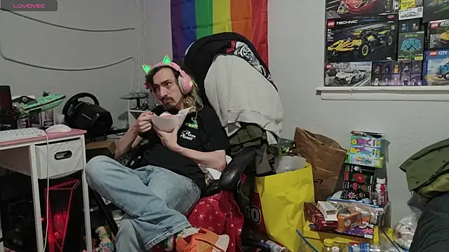 tallnerdyguy online show from 05-10-26, 02:37