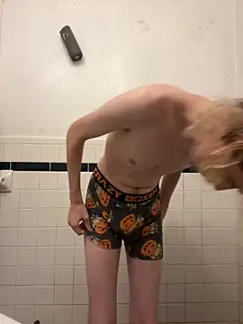 tallnerdyguy online show from 09-28-25, 08:49