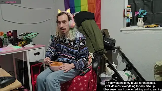 tallnerdyguy online show from 10-24-25, 03:49