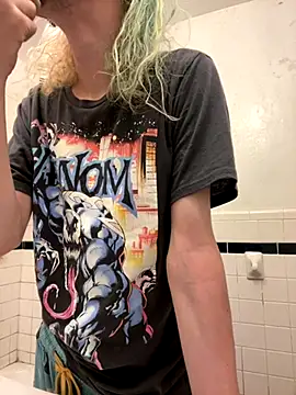 tallnerdyguy online show from 10-09-25, 11:38