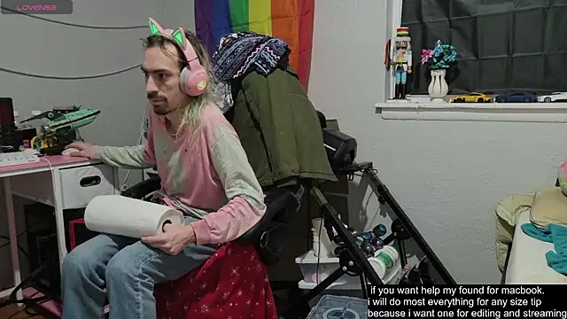 tallnerdyguy online show from 11-07-25, 03:11