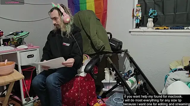 tallnerdyguy online show from 11-25-25, 03:51