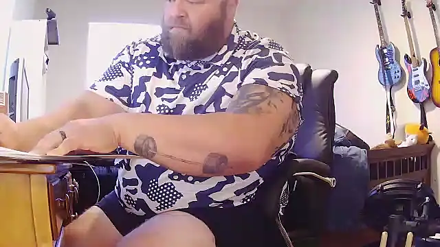 Strong Bear89 online show from 11-10-25, 03:28