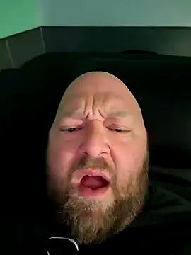 Strong Bear89 online show from 01-24-25, 09:17