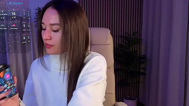 Snapshot of margeriTirell chatting on 10-08-25, 02:35 margeriTirell online show from 10-08-25, 02:35