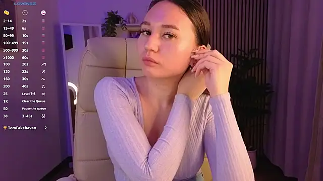 margeriTirell online show from 11-30-25, 02:34