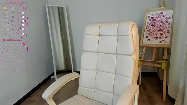 Snapshot of margeriTirell chatting on 03-08-25, 06:21 margeriTirell online show from 03-08-25, 06:21