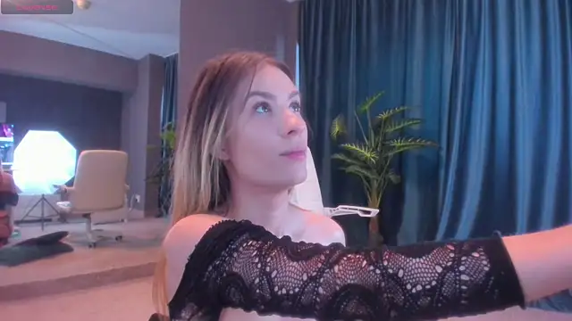 LaurynCopper online show from 02-19-26, 07:27