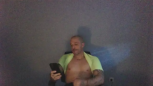 Snapshot of Futbolista88 chatting on 10-27-25, 10:49 Futbolista88 online show from 10-27-25, 10:49