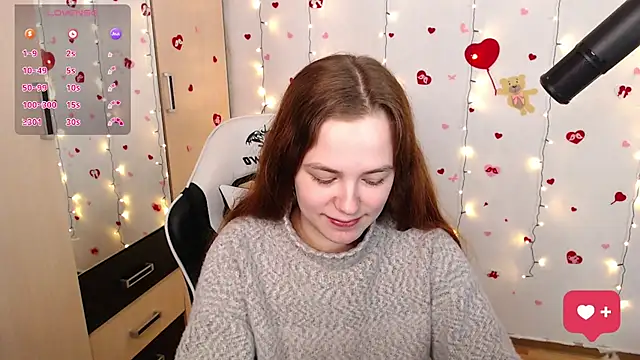 Snapshot of Fox_Lisa chatting on 02-13-25, 10:55 Fox Lisa online show from 02-13-25, 10:55