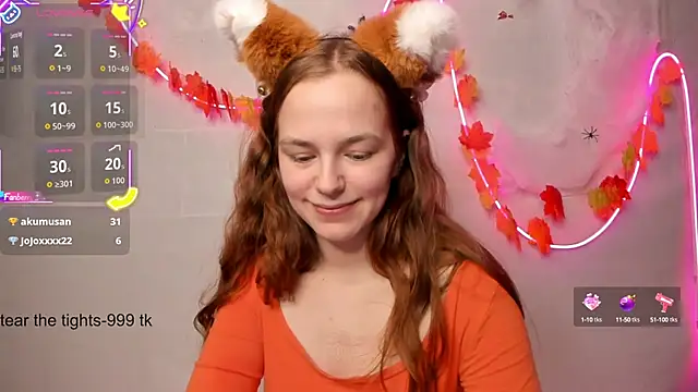 Snapshot of Fox_Lisa chatting on 10-15-25, 08:28 Fox Lisa online show from 10-15-25, 08:28