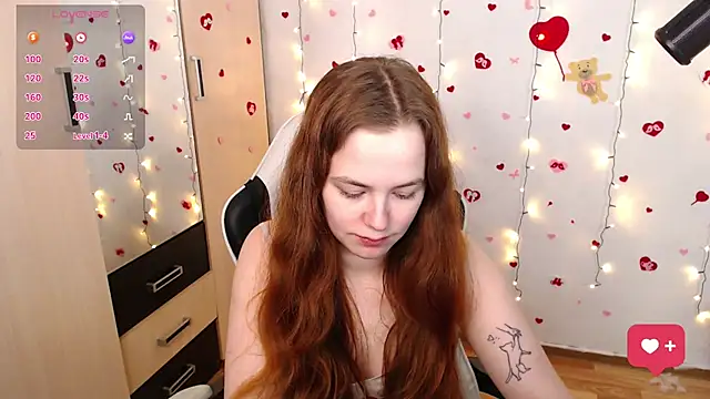 Snapshot of Fox_Lisa chatting on 02-10-25, 11:25 Fox Lisa online show from 02-10-25, 11:25