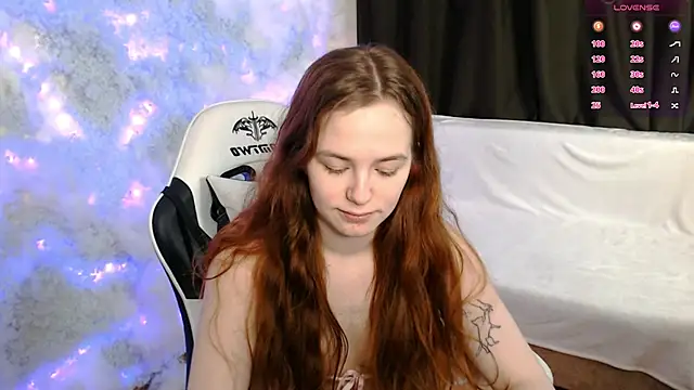 Snapshot of Fox_Lisa chatting on 02-06-25, 08:50 Fox Lisa online show from 02-06-25, 08:50