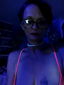 ivylee31 online show from 04-14-26, 04:17