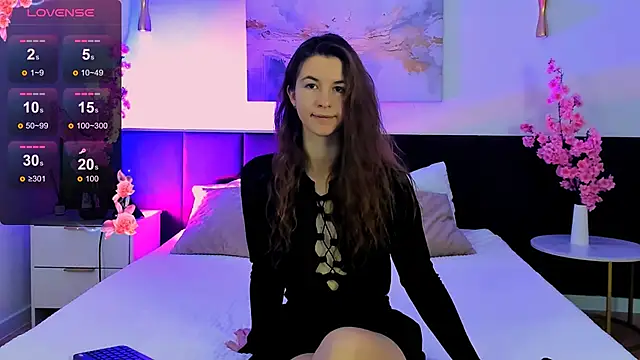 Snapshot of Julia_Tate chatting on 12-16-24, 02:27 Julia Tate online show from 12-16-24, 02:27